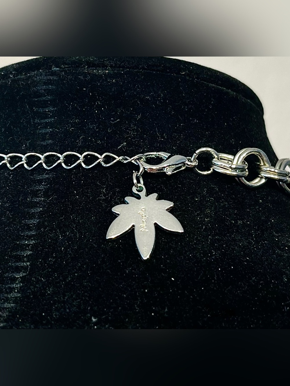 Maple Tortoiseshell Link Necklace with Silver Panther Accents - Picture 3 of 3